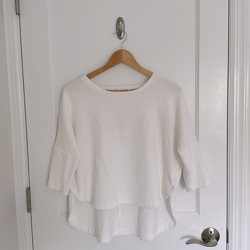Deletta High/Low Textured Blouse in White, Size Small